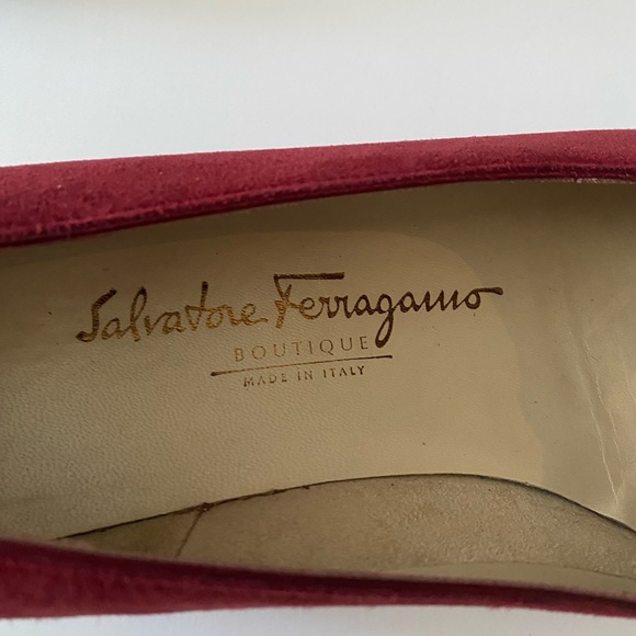 SALVATORE FERRAEGAMO Burgundy Suede Bow Accents Flats women’s size 7B - Picture 6 of 10